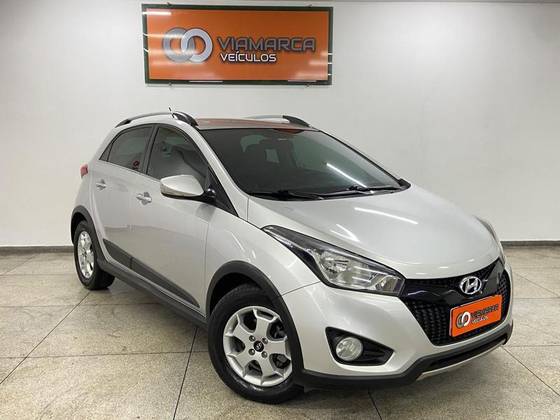 HYUNDAI HB20X 1.6 16V PREMIUM FLEX 4P AUTOMÁTICO HYUNDAI HB20X 1.6 16V PREMIUM FLEX 4P AUTOMÁTICO